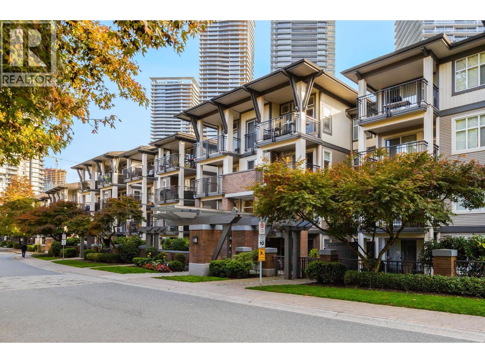 210 4768 Brentwood Drive, Burnaby, British Columbia  V5C 0C7 - Photo 3 - R3173341