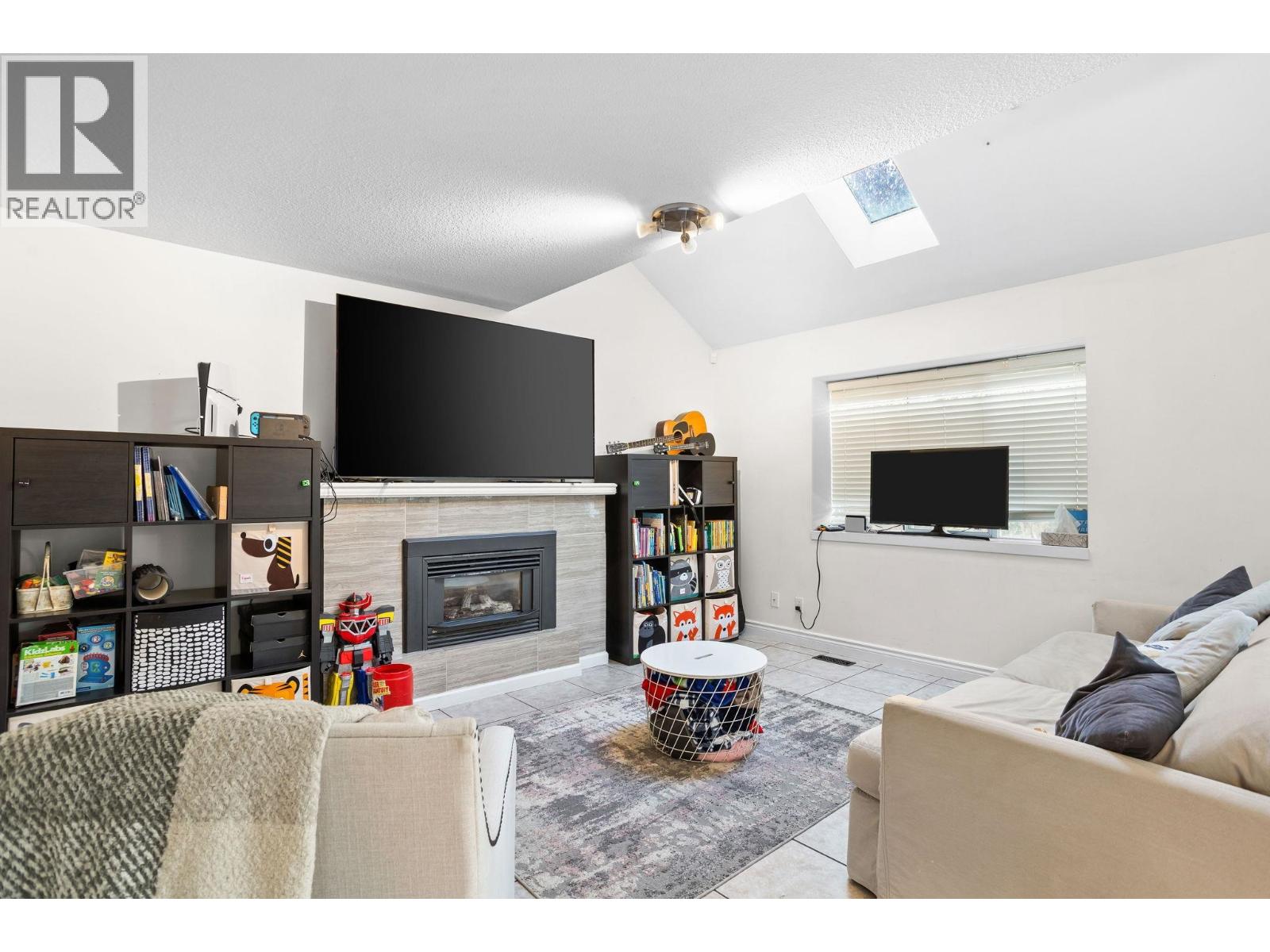 1147 Earls Court, Port Coquitlam, British Columbia  V3C 5N7 - Photo 8 - R3173360