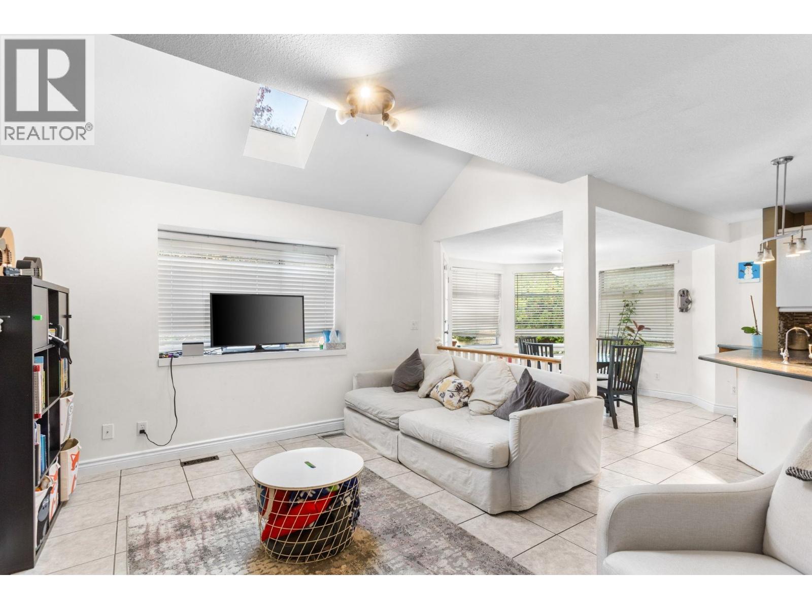 1147 Earls Court, Port Coquitlam, British Columbia  V3C 5N7 - Photo 10 - R3173360