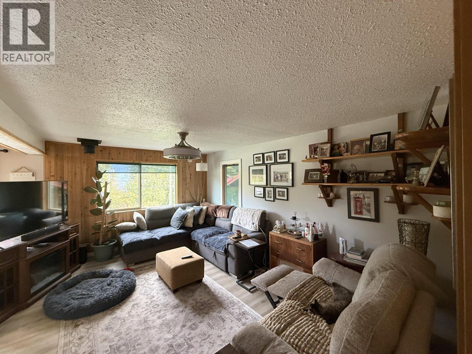 6871 Trans Canada Highway NW