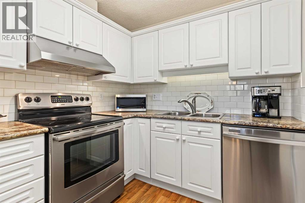#, 3308 Sienna Park Green SW, Calgary, Alberta  T3H 3N7 - Photo 7 - A2345970