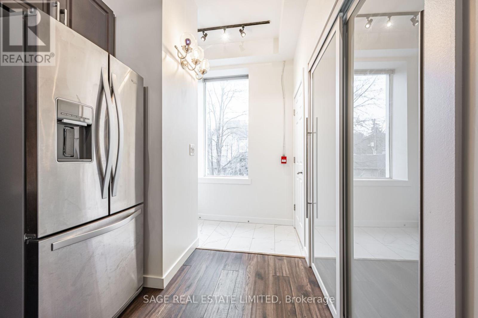 8 - 14 Cross Street, Hamilton, Ontario  L9H 2R4 - Photo 3 - X13873724