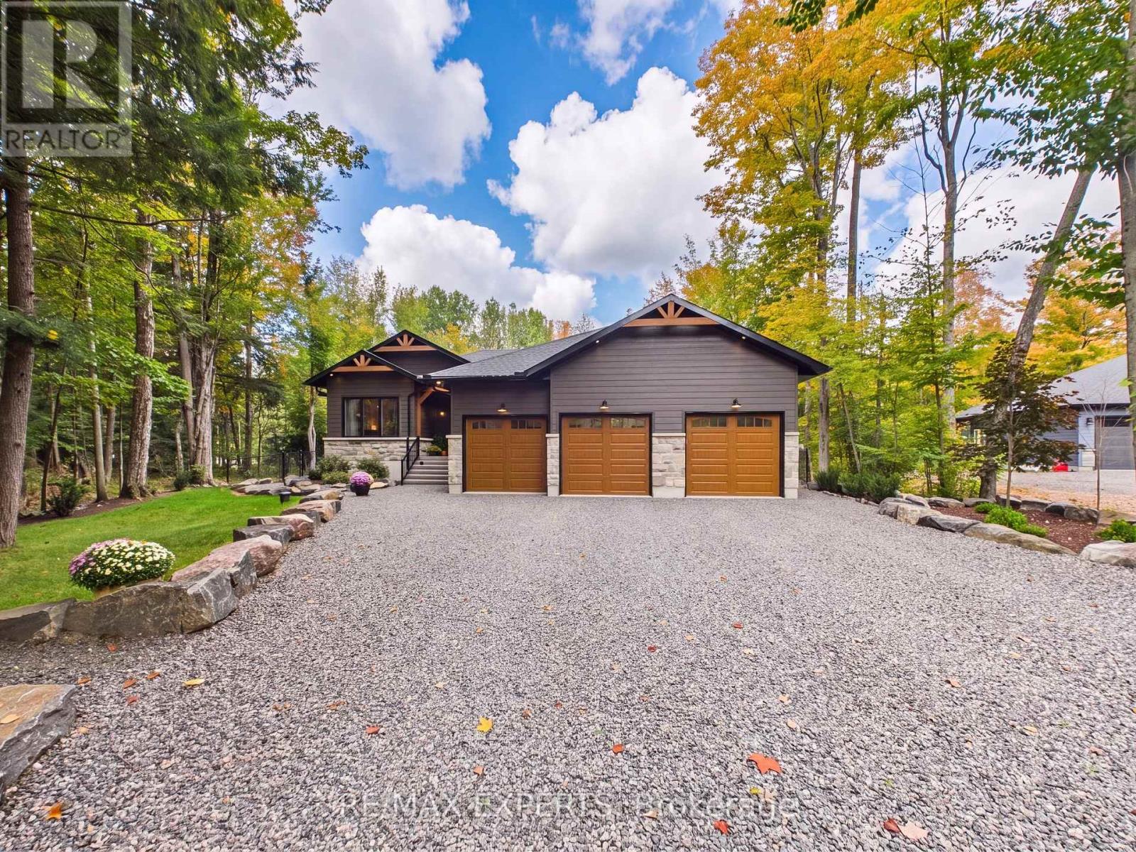 1072 XAVIER STREET, Gravenhurst, Ontario