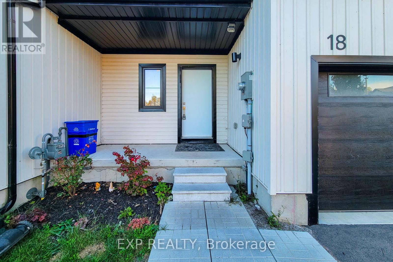 18 Trailside Drive, Haldimand, Ontario  N0A 1S0 - Photo 3 - X13873756