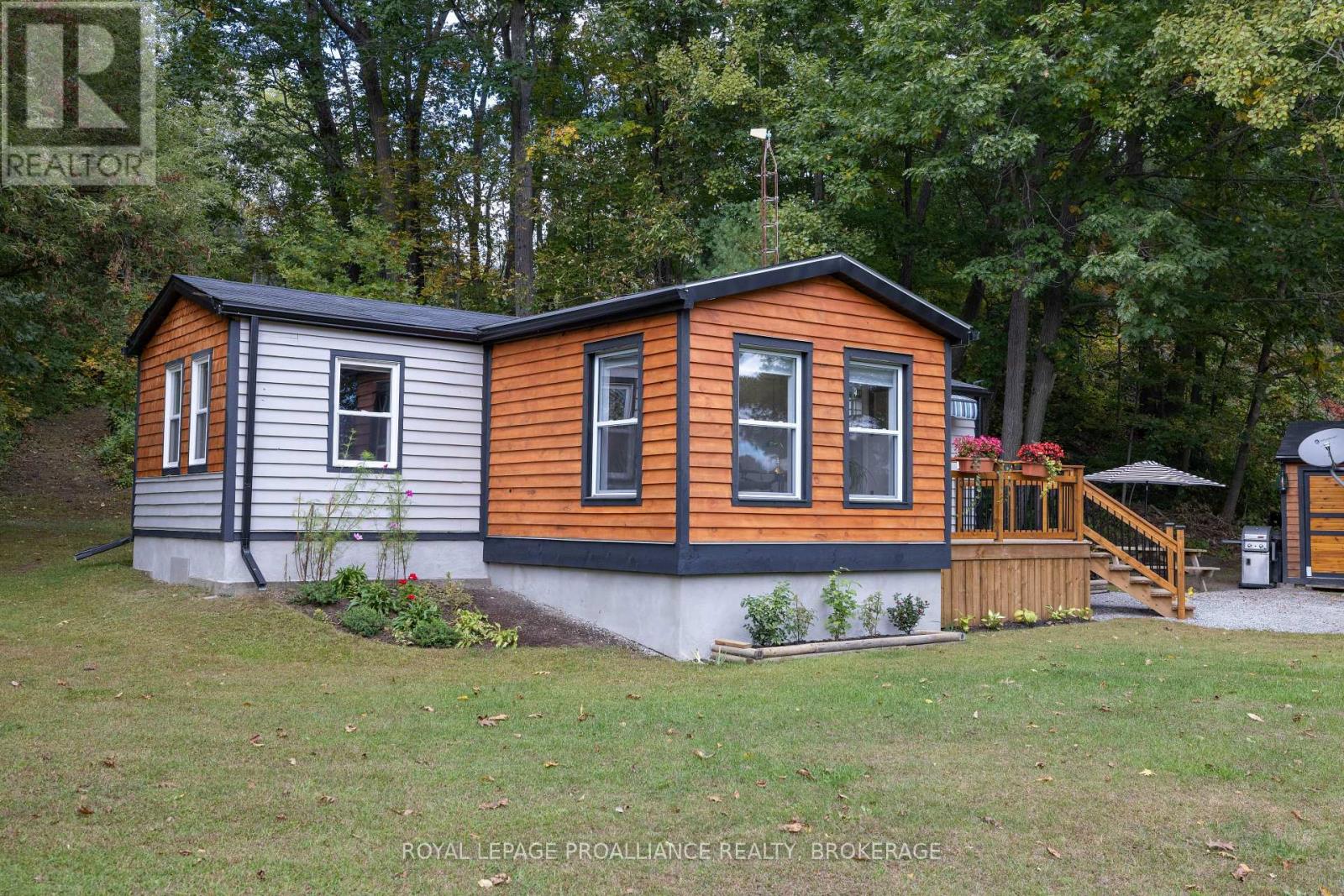 106 Old River Road, Leeds And The Thousand Islands, Ontario  K0E 1R0 - Photo 1 - X13873654