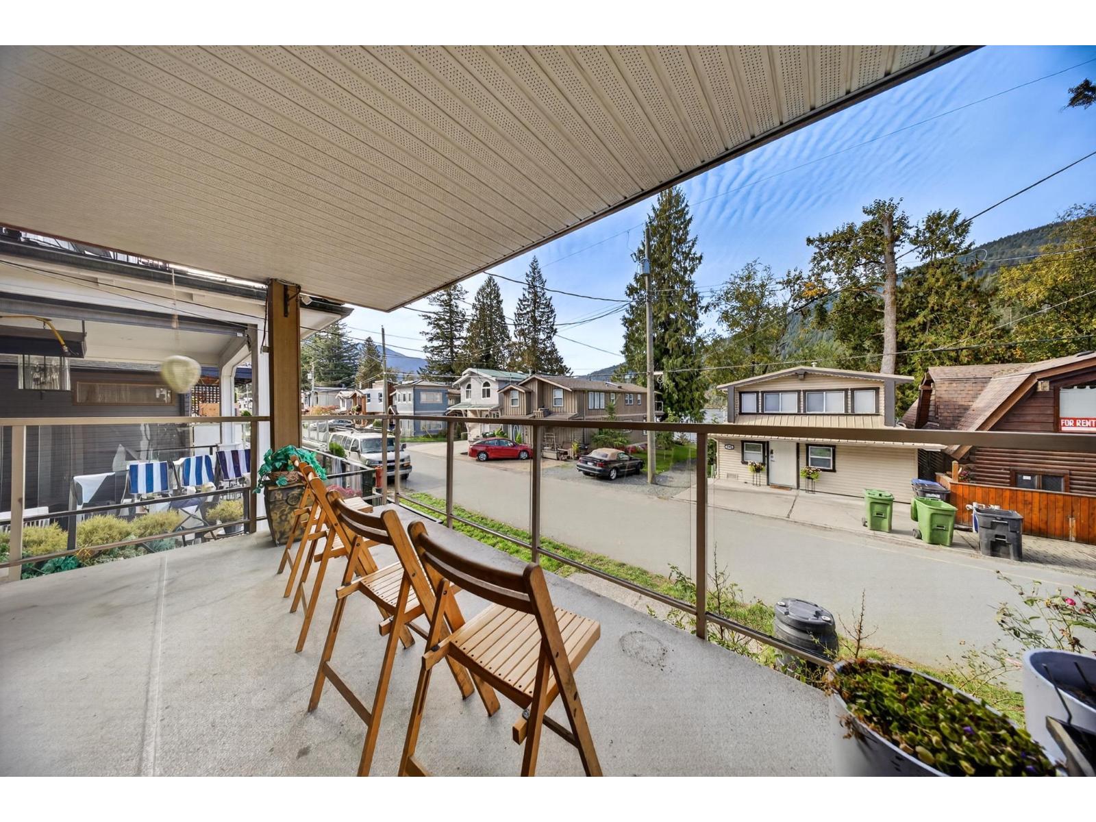 216 FIRST AVENUE|Cultus Lake North