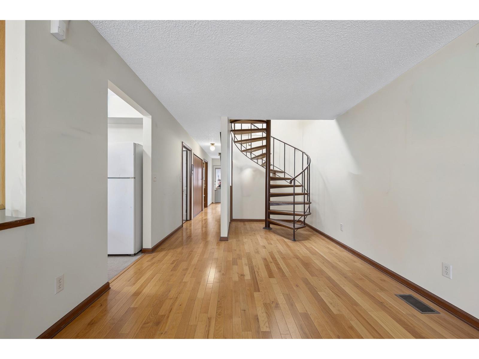 216 FIRST AVENUE|Cultus Lake North