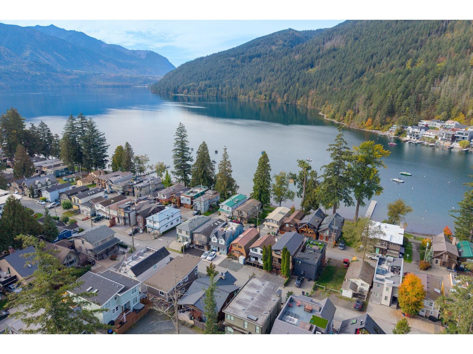 216 FIRST AVENUE|Cultus Lake North