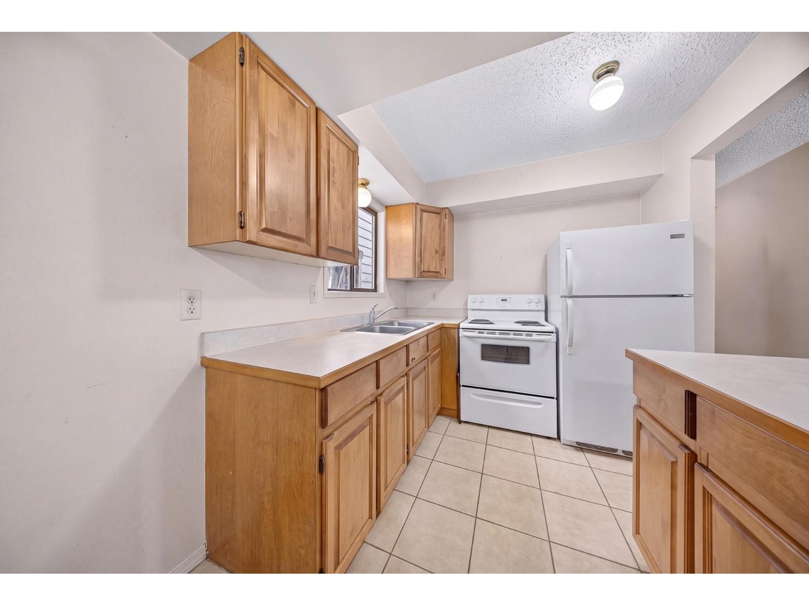 216 FIRST AVENUE|Cultus Lake North