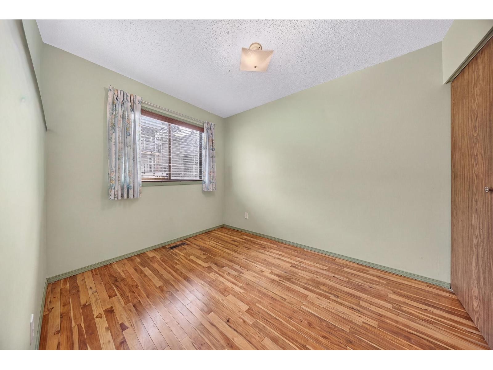 216 FIRST AVENUE|Cultus Lake North