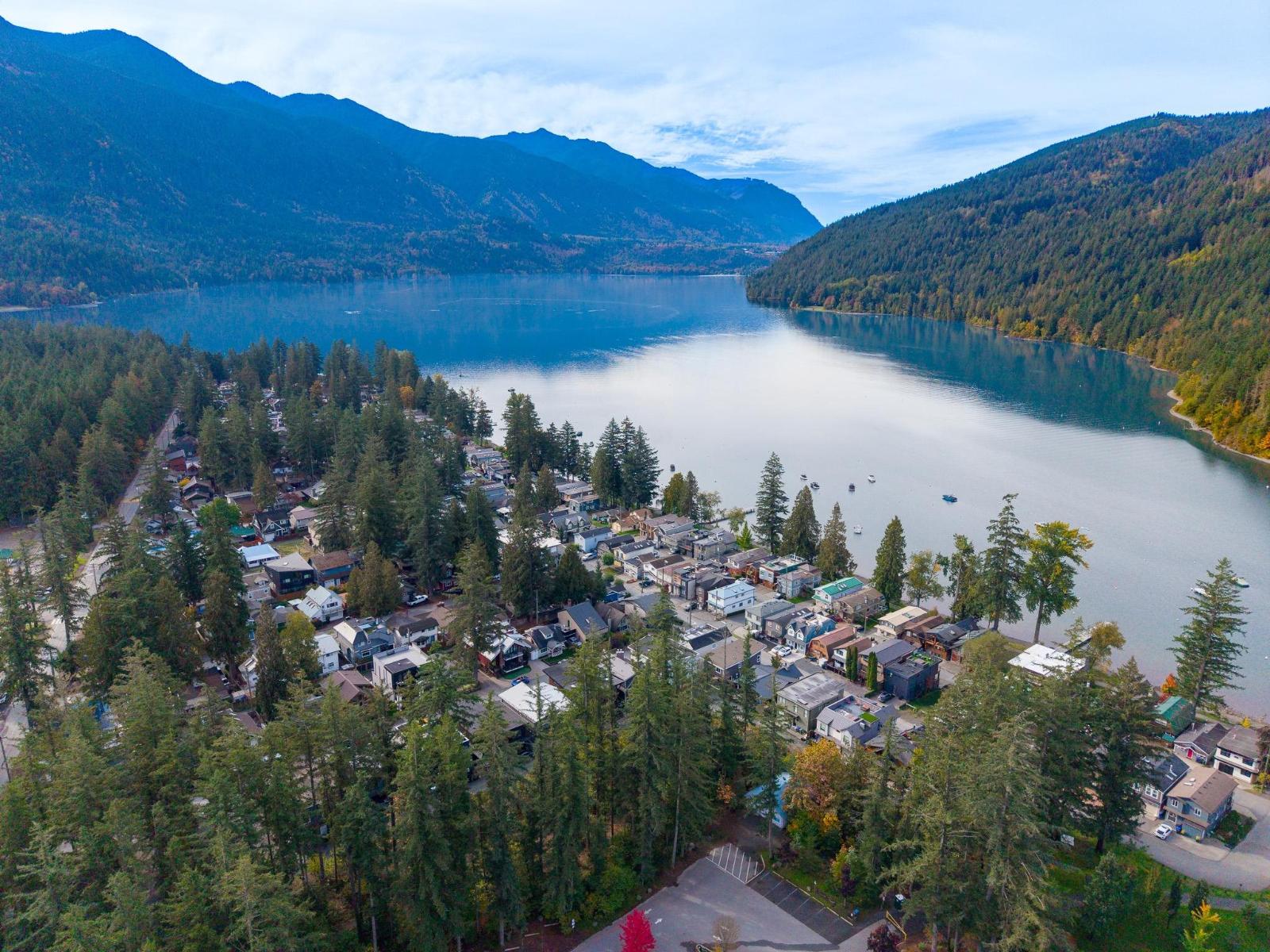 216 FIRST AVENUE|Cultus Lake North