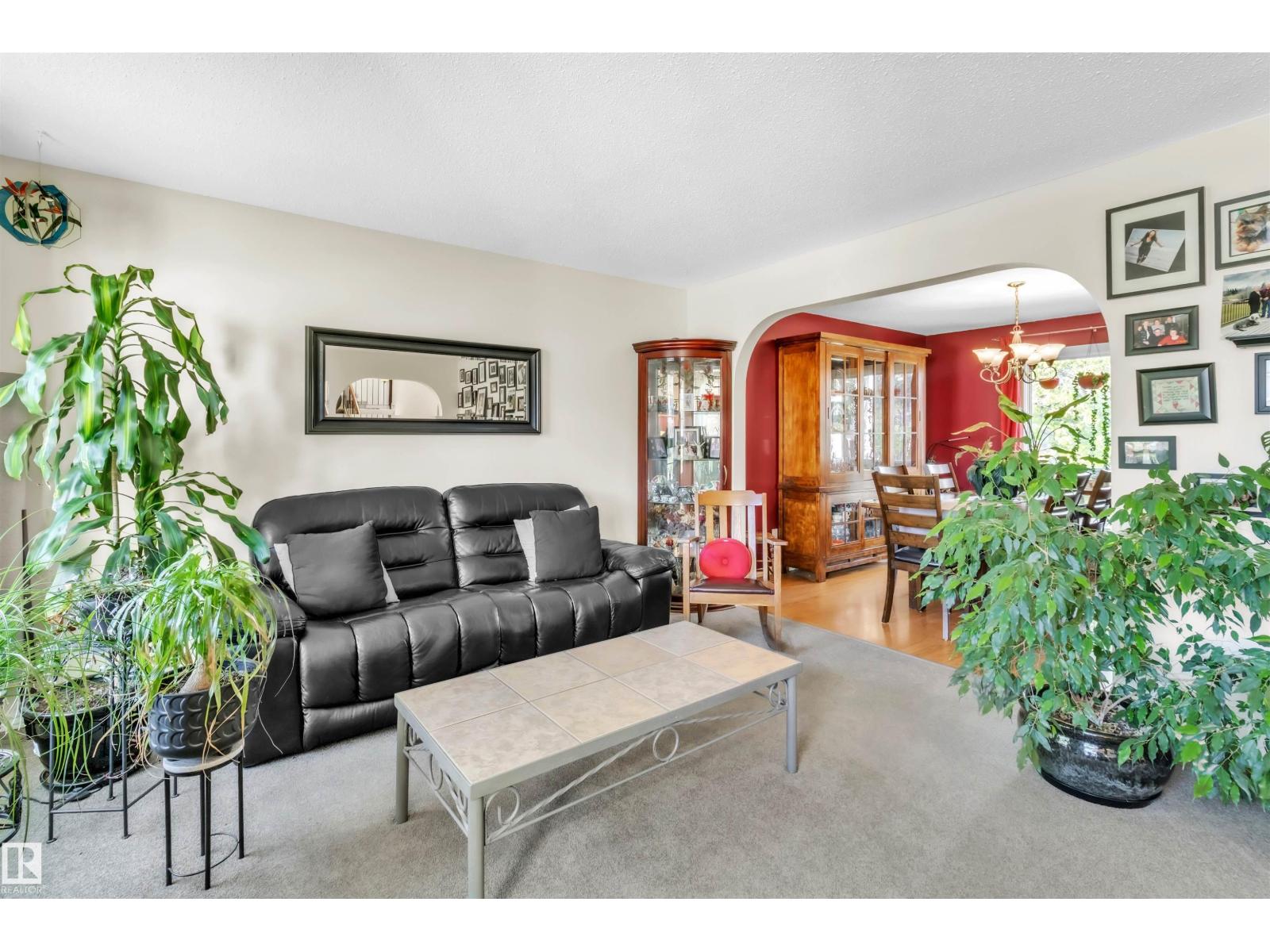 76 GARIEPY CR NW