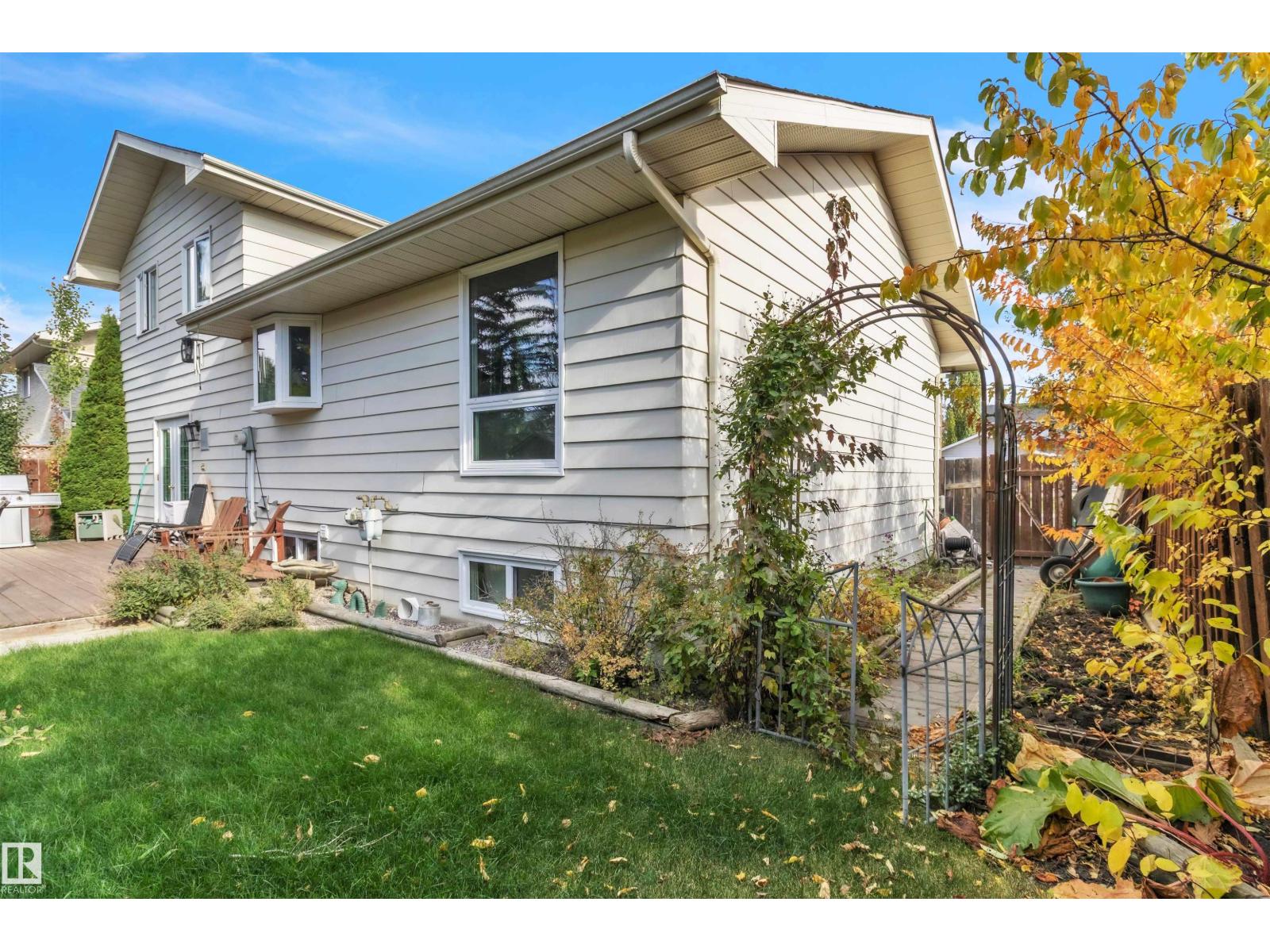76 GARIEPY CR NW