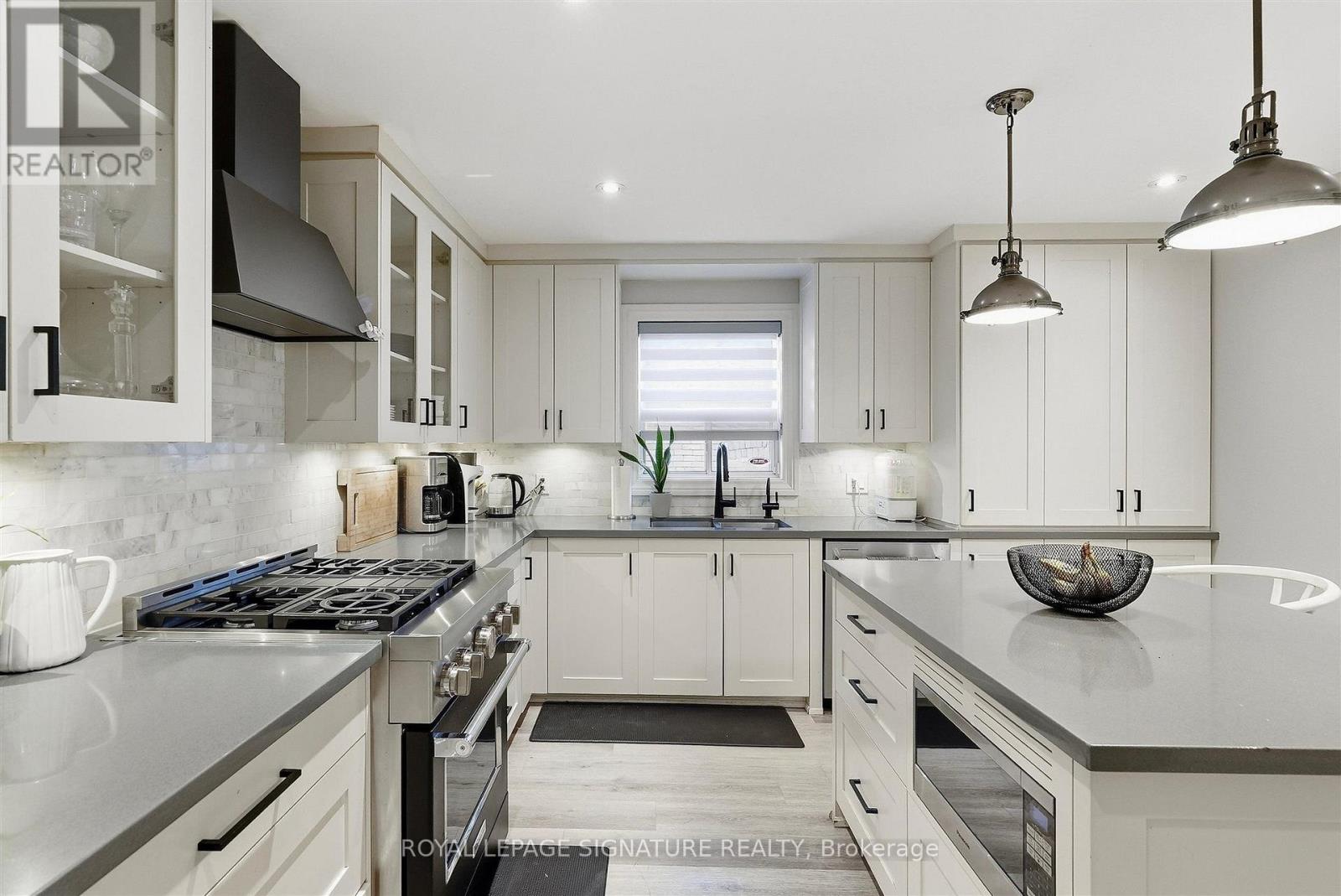 46 Hendrick Avenue, Toronto, Ontario  M6G 3S5 - Photo 13 - C13873854