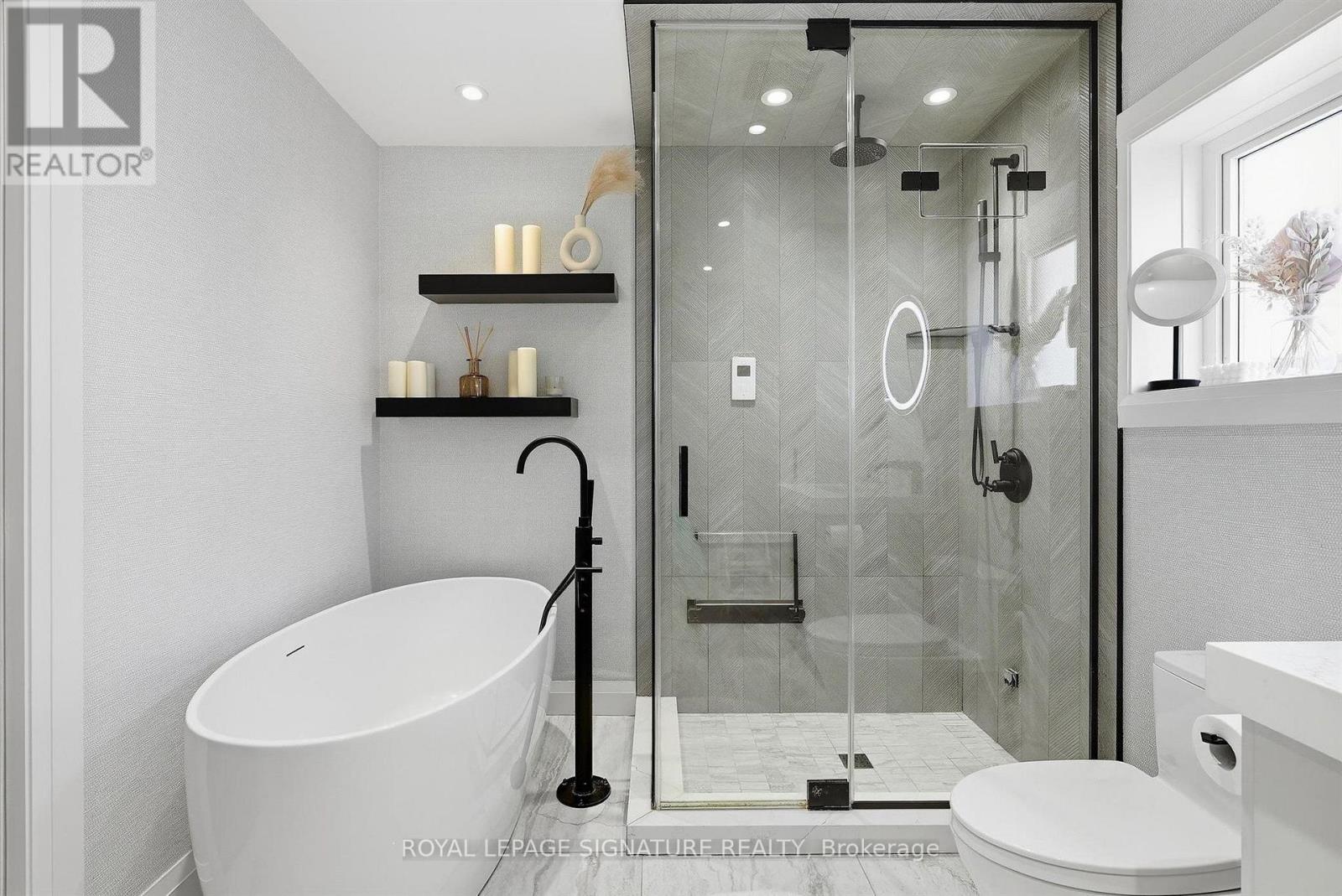46 Hendrick Avenue, Toronto, Ontario  M6G 3S5 - Photo 30 - C13873854