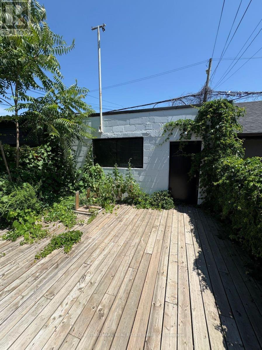 Main Floor - 435 Manning Avenue, Toronto, Ontario  M6G 2V6 - Photo 7 - C13873932