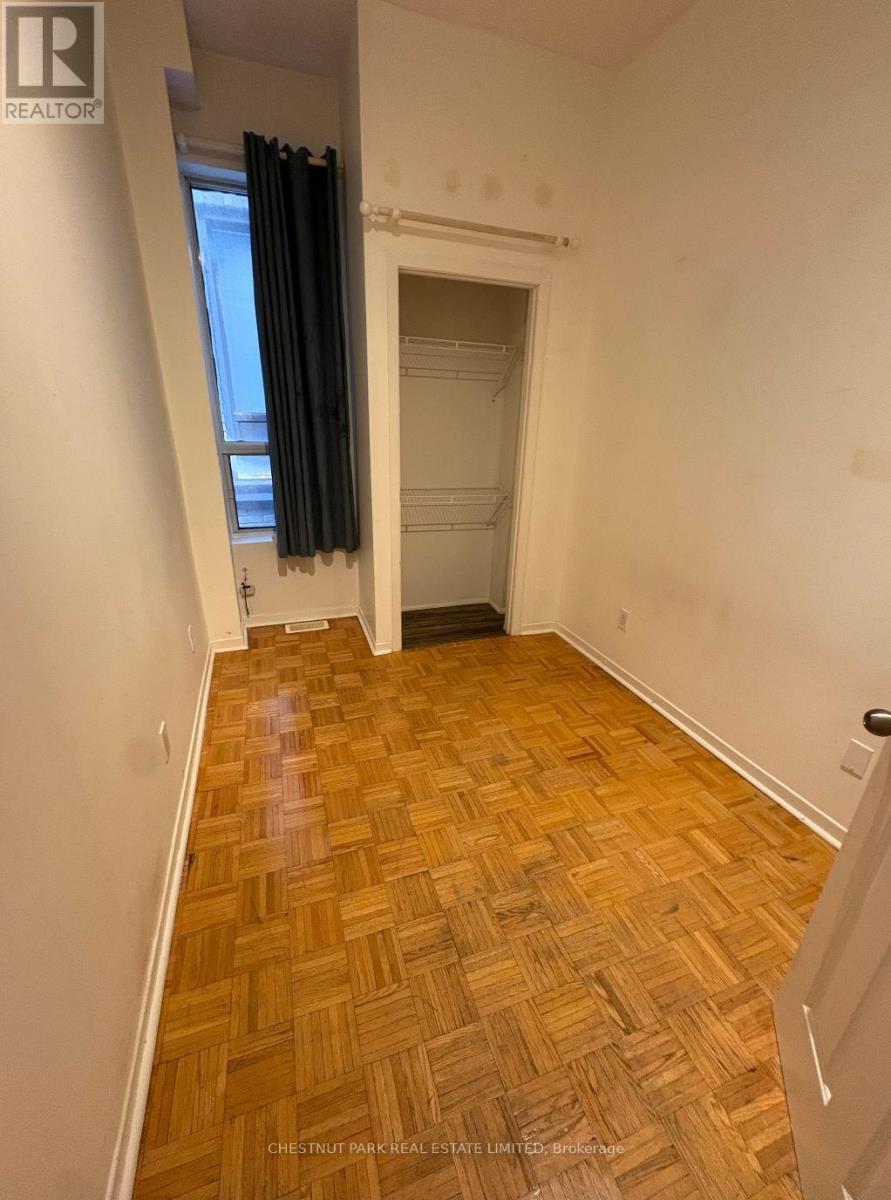Main Floor - 435 Manning Avenue, Toronto, Ontario  M6G 2V6 - Photo 9 - C13873932