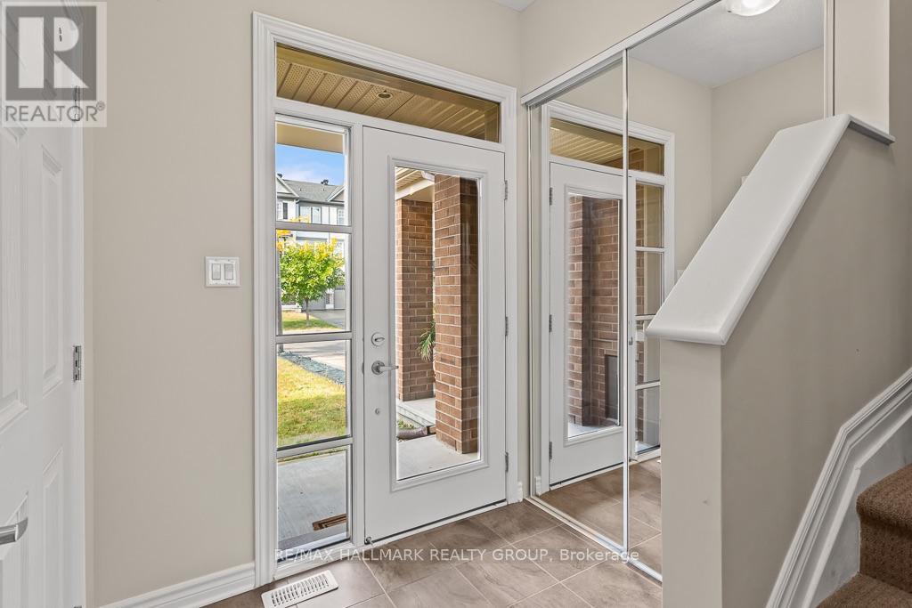 523 Thimbleberry Row, Ottawa, Ontario  K4A 1C2 - Photo 3 - X13870580