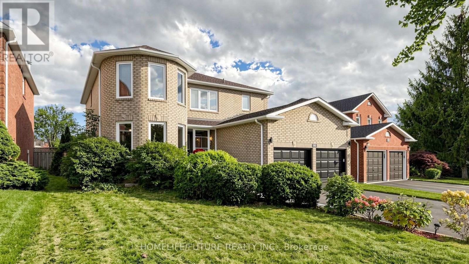 90 Bedell Crescent, Whitby, Ontario  L1R 2H8 - Photo 2 - E13873822