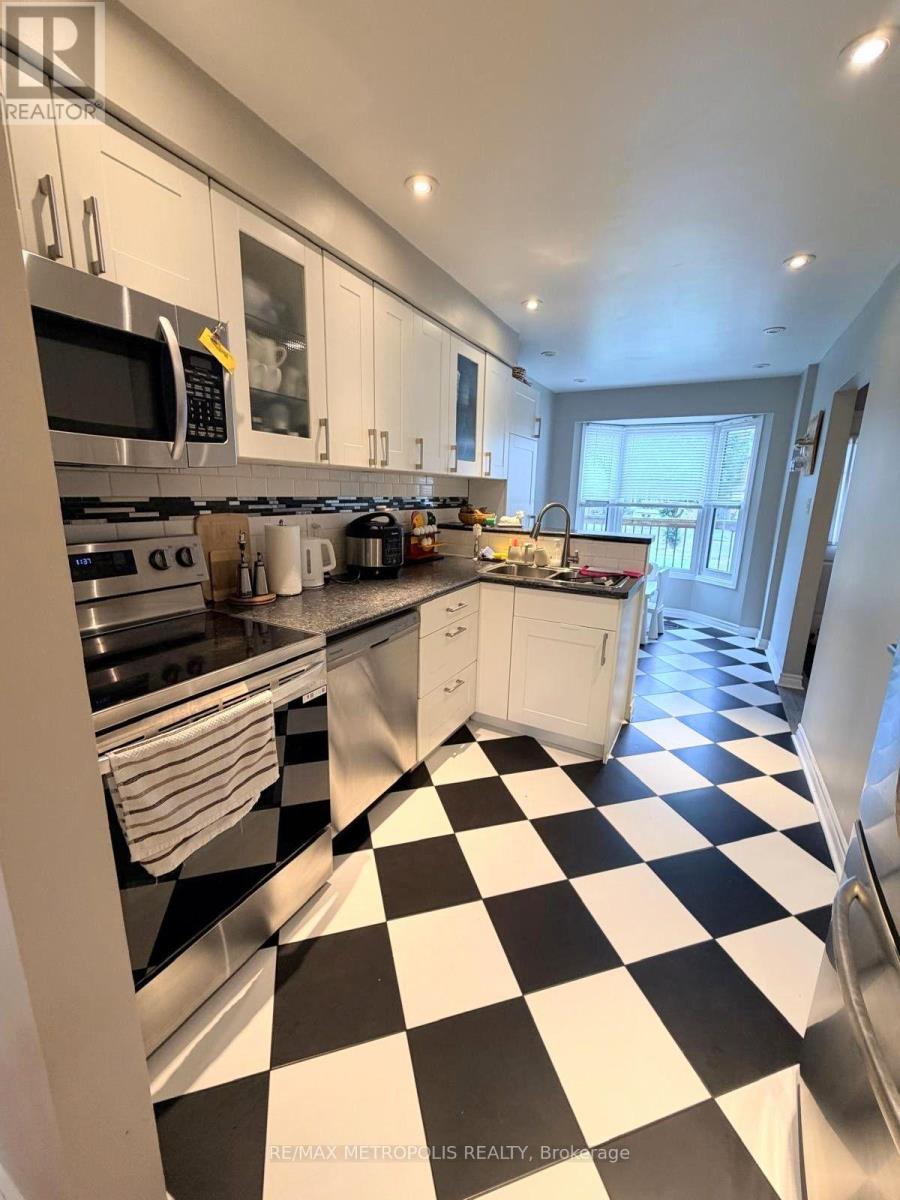 Main - 85 Barnes Drive, Ajax (Central), Ontario  L1S 5E7 - Photo 6 - E13873838