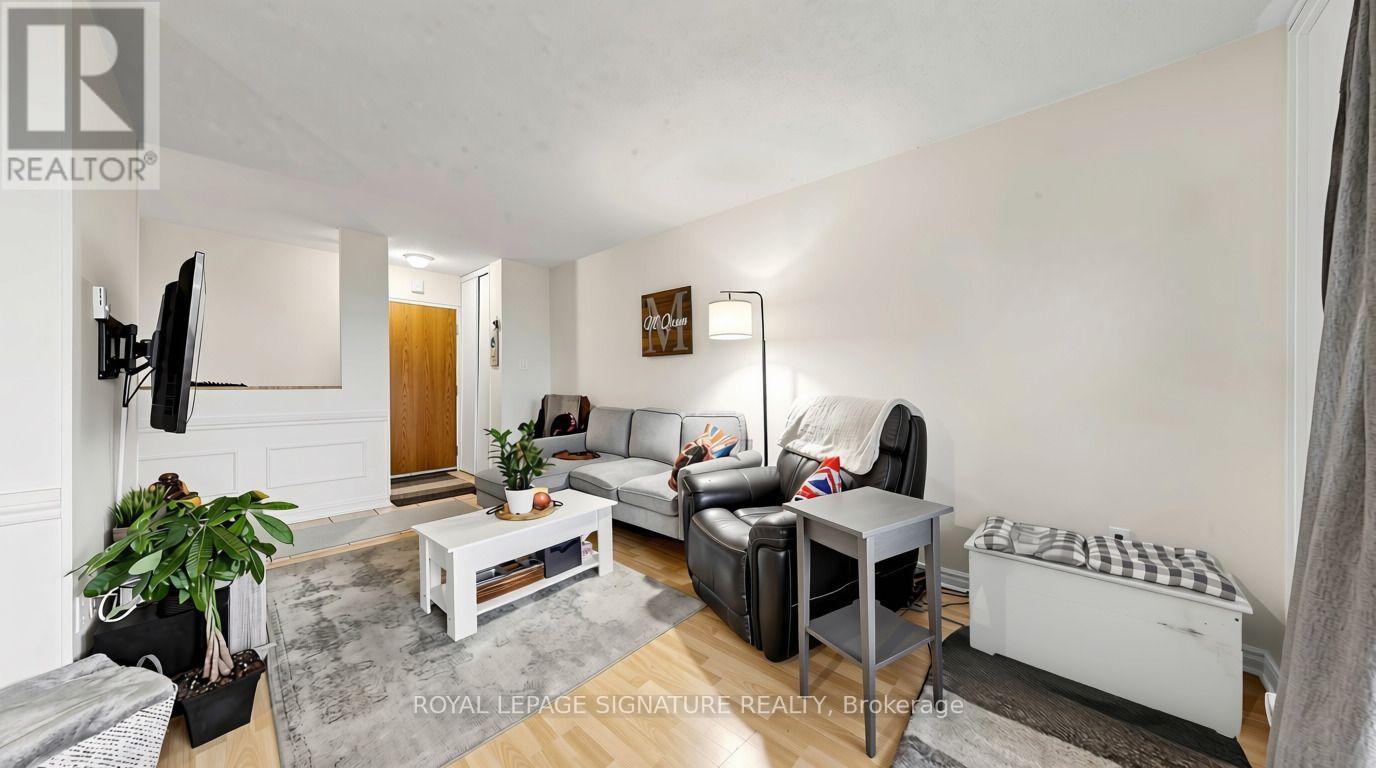 402 - 454 Centre Street S, Oshawa (Central), Ontario  L1H 4C2 - Photo 5 - E13873876
