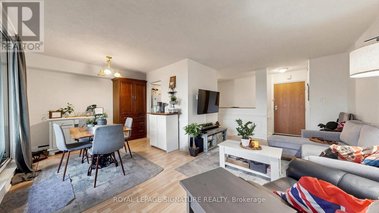 402 - 454 Centre Street S, Oshawa (Central), Ontario  L1H 4C2 - Photo 7 - E13873876