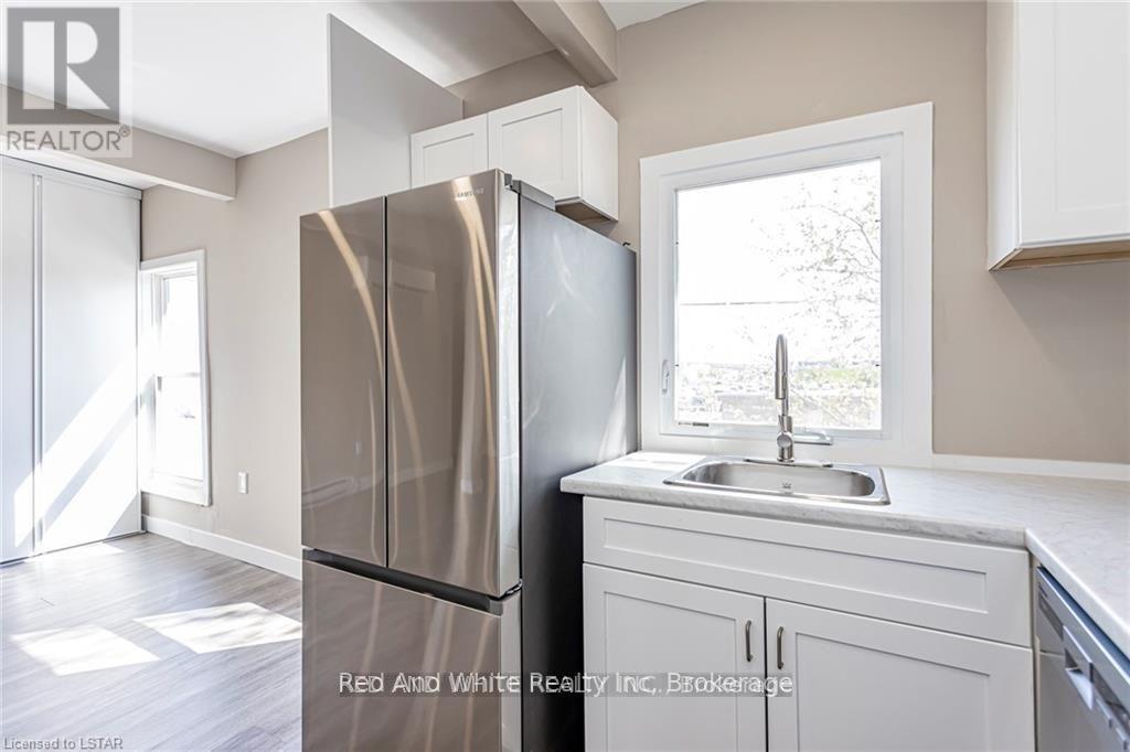 2 Upper - 279 William Street, London East, Ontario N6B 3C2 - Photo 8 - X13873906