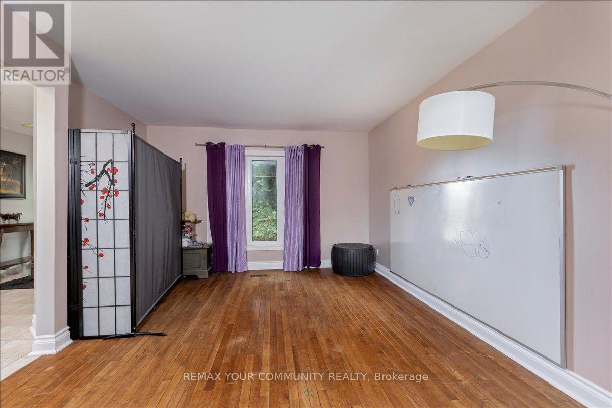 76 Riverglen Drive, Georgina, Ontario  L4P 2R1 - Photo 13 - N13873956