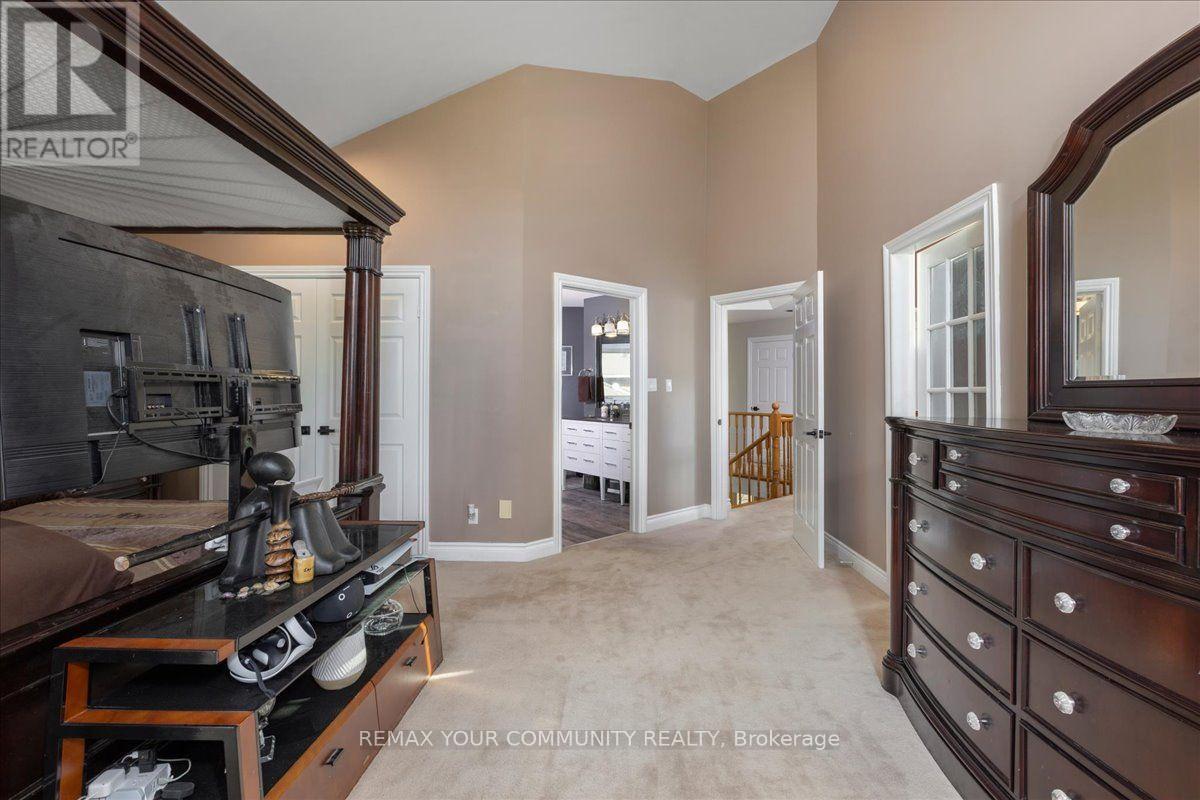 76 Riverglen Drive, Georgina, Ontario  L4P 2R1 - Photo 23 - N13873956