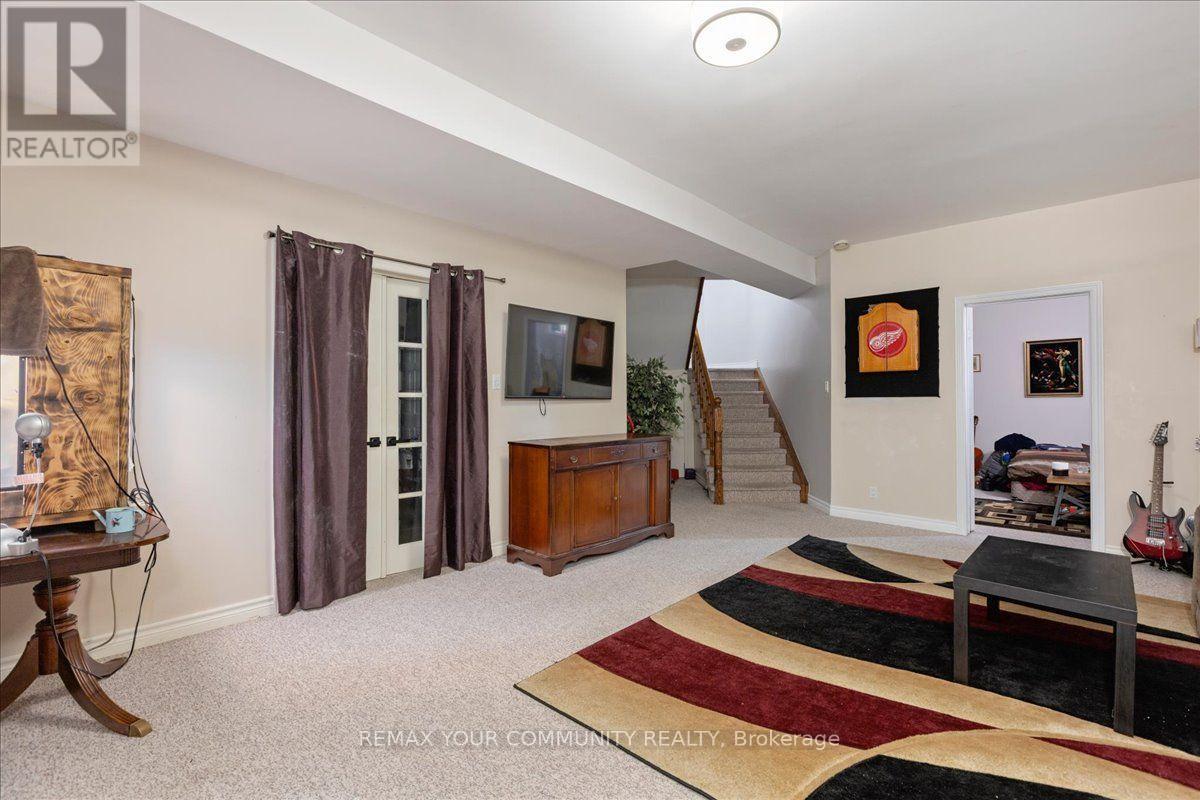 76 Riverglen Drive, Georgina, Ontario  L4P 2R1 - Photo 31 - N13873956