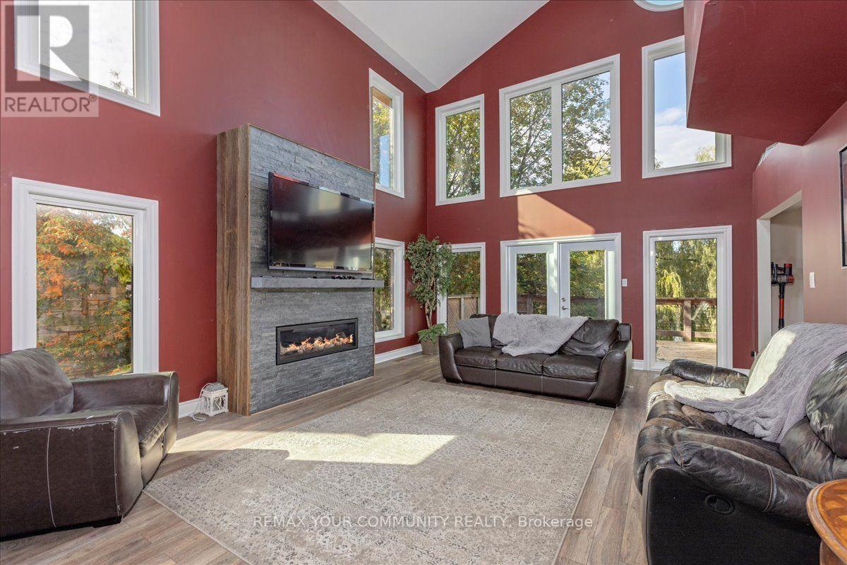 76 Riverglen Drive, Georgina, Ontario  L4P 2R1 - Photo 8 - N13873956