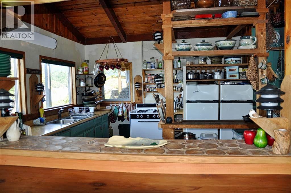 6894 Blueberry Point, Nelson Island, British Columbia  V0P 1V0 - Photo 21 - R3173507