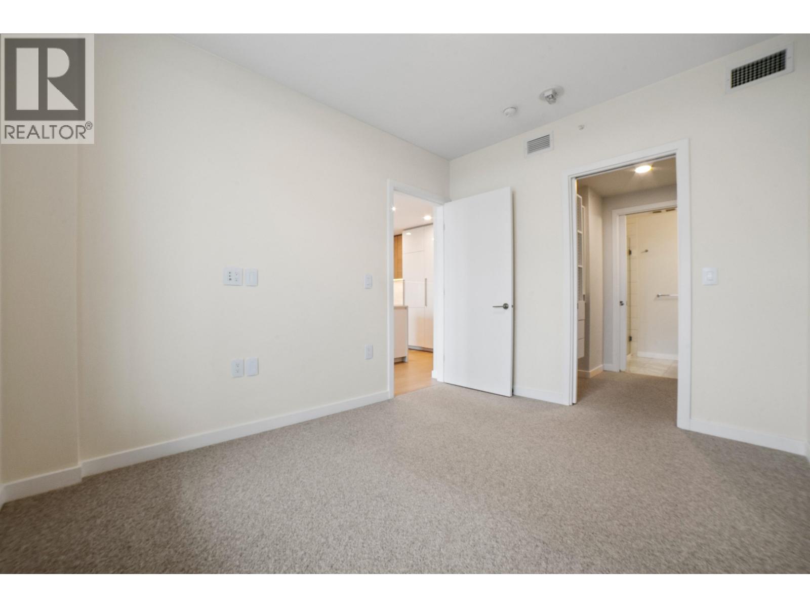 1804 2186 GILMORE AVENUE