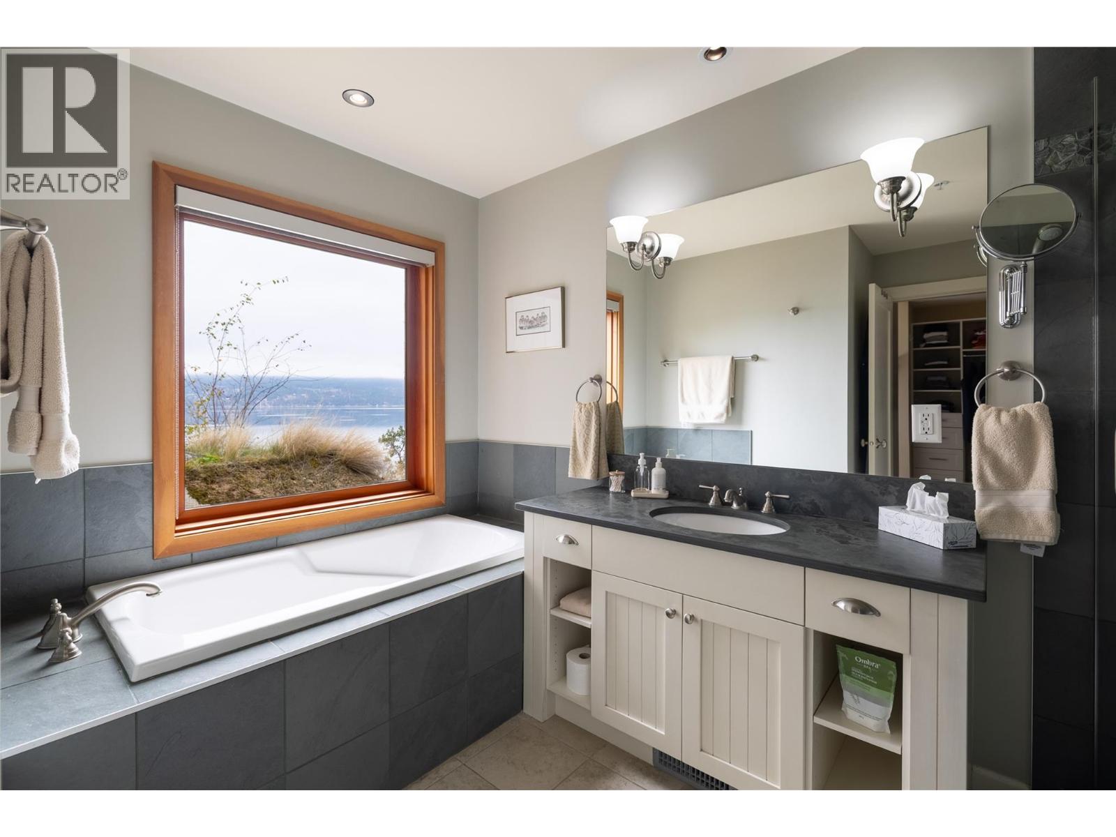 9845 Eastside Road Unit# 144, Vernon, British Columbia  V1H 1Z2 - Photo 37 - 10402711