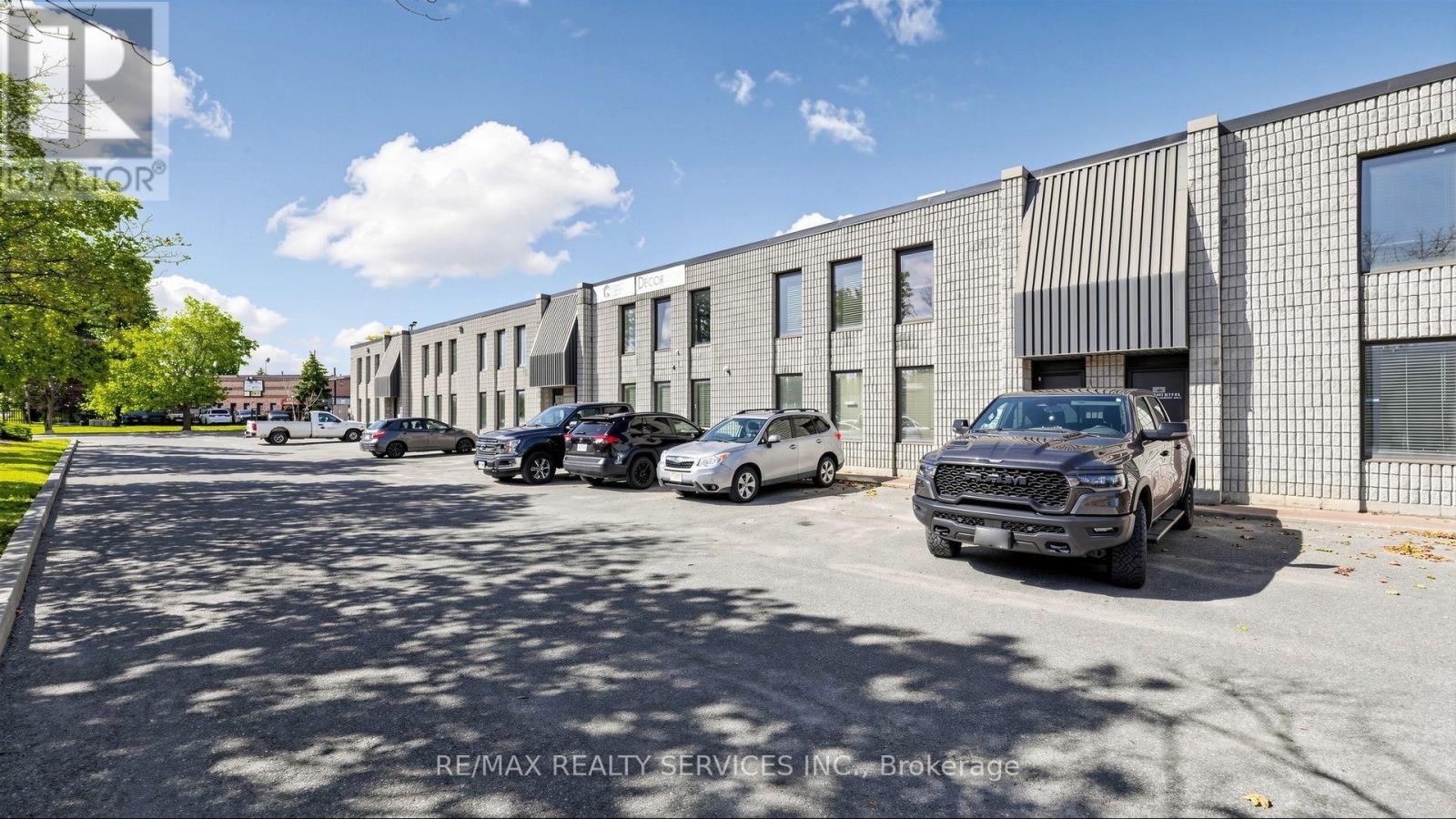 4 - 44 Automatic Road, Brampton, Ontario  L6S 5N8 - Photo 2 - W13873872