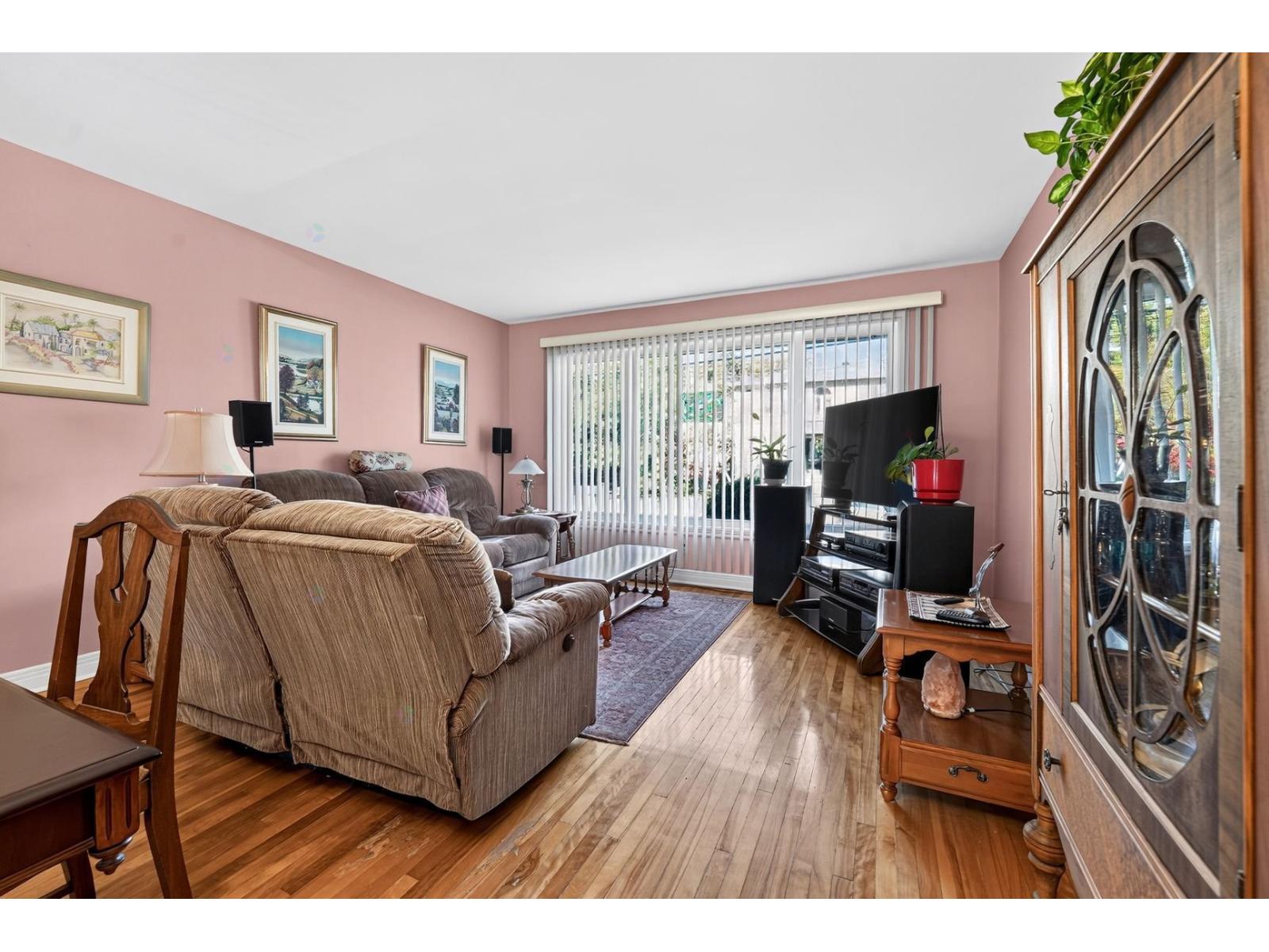 175 Rue Fairfield Longueuil (Greenfield Park) Quebec Canada J4V1Z8 4
