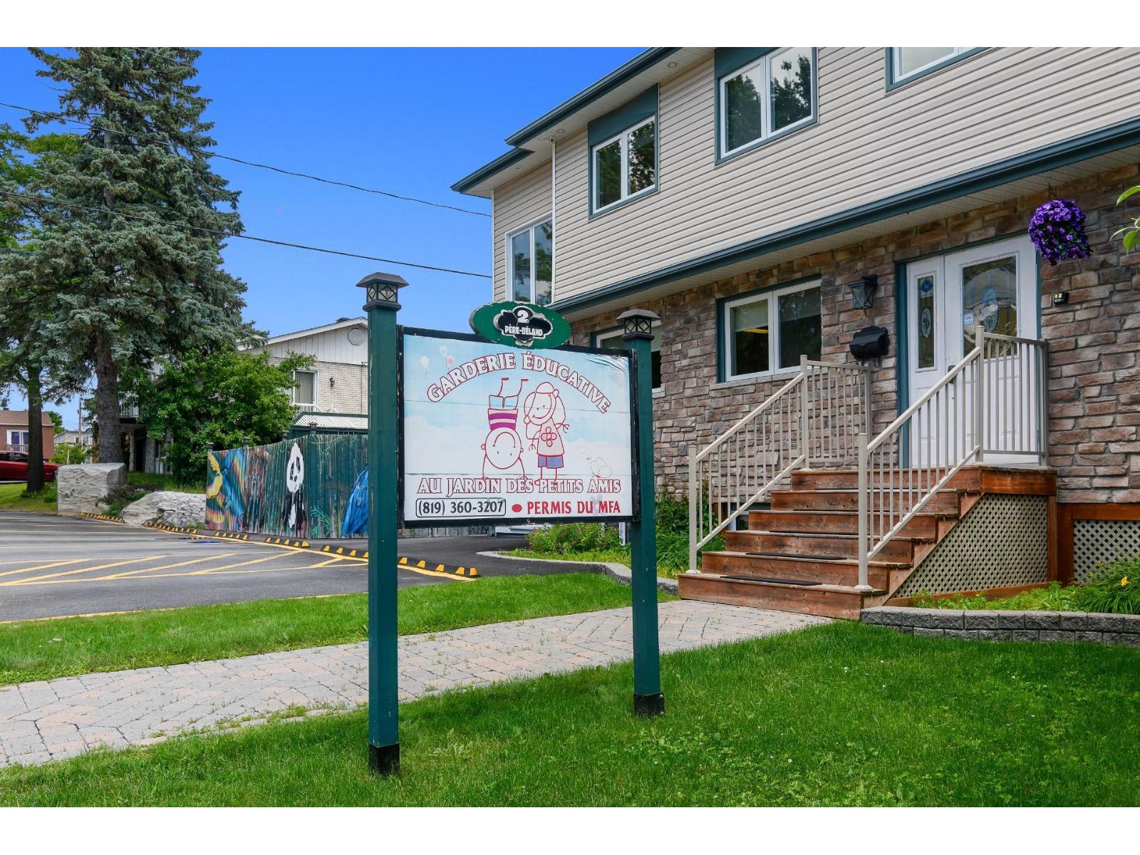 2 Rue du Père-Béland Gatineau (Hull) Quebec Canada J8Y5V9 2