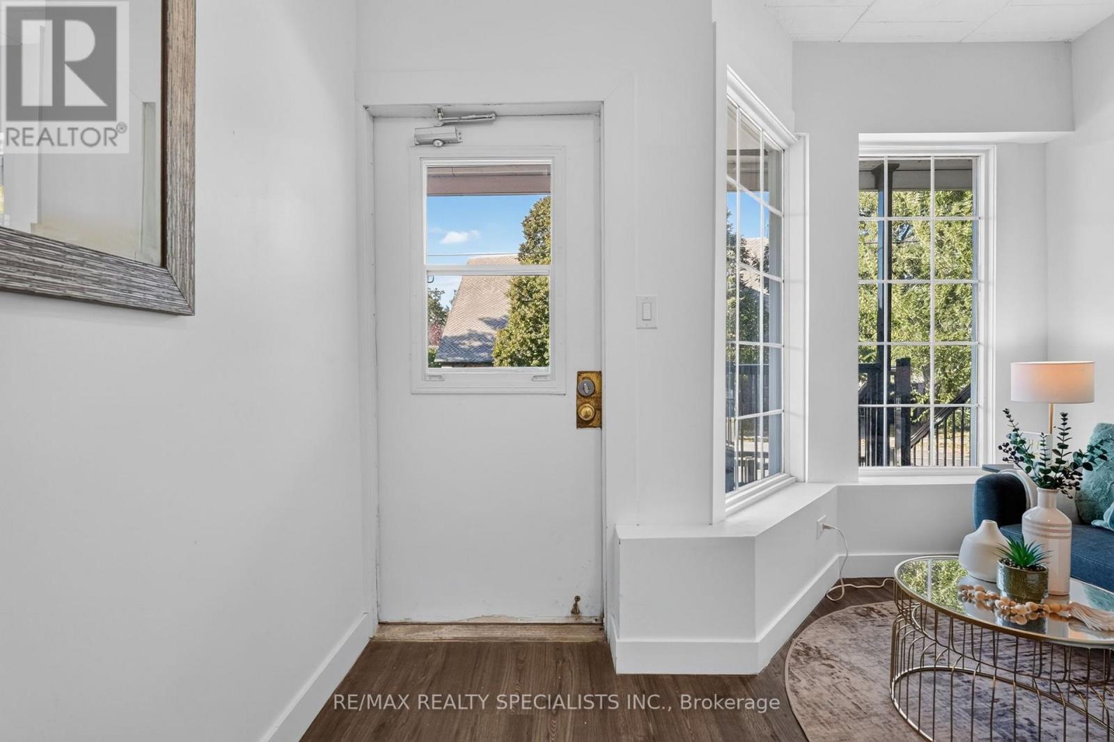 11 - 44 Queenston Street, St. Catharines, Ontario  L2R 2Y9 - Photo 2 - X13873888