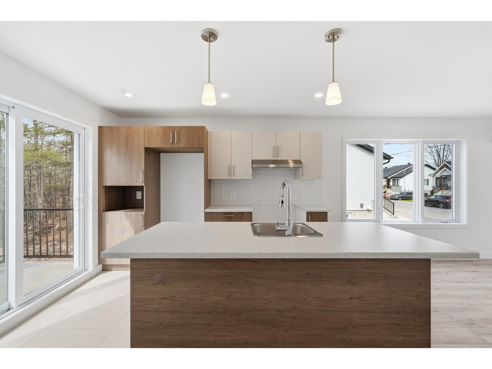 3196 Rue Lamarche Sorel-Tracy Quebec Canada J3R0P3 5