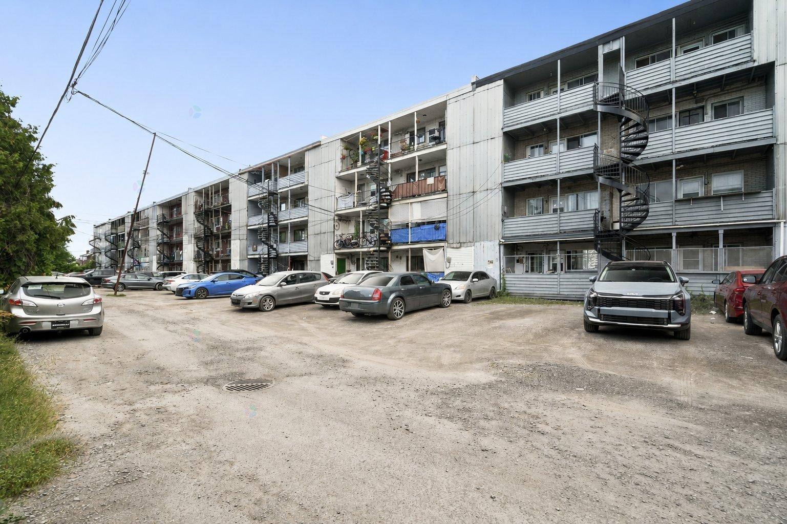 131 Av. Windsor Montréal (Lachine) Quebec Canada H8R1P8 2