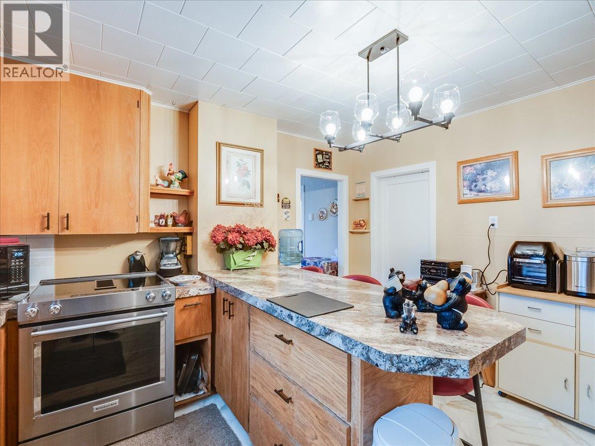 2257 Daniel Street, Trail, British Columbia  V1R 4H2 - Photo 10 - 10384358