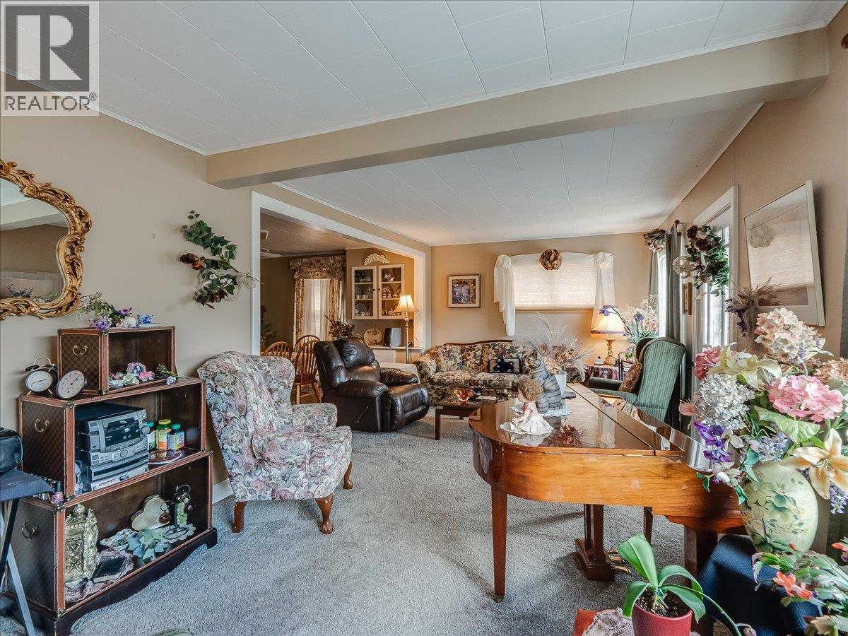 2257 Daniel Street, Trail, British Columbia  V1R 4H2 - Photo 16 - 10384358