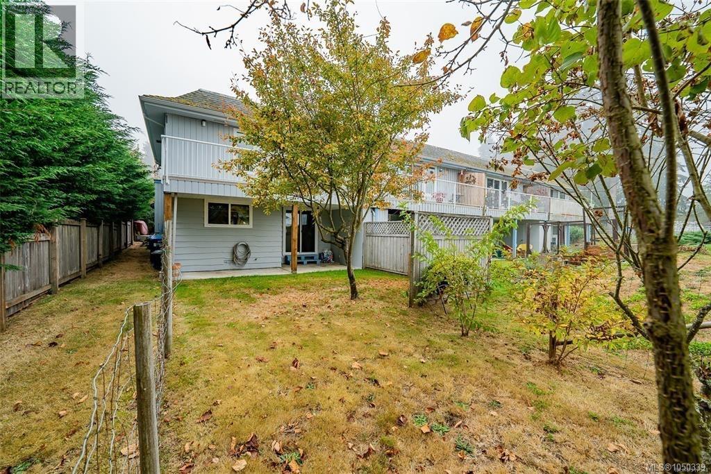 4 1225 Centre Rd