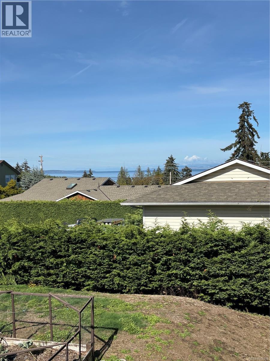 4 1225 Centre Rd