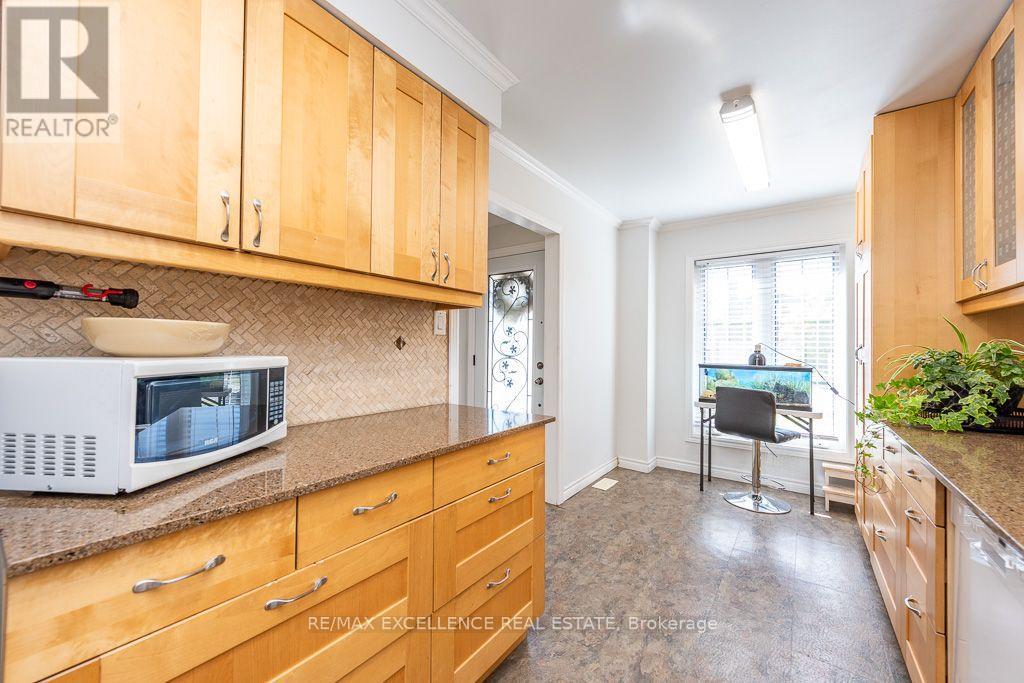 41 Trewartha Crescent, Brampton, Ontario  L6Z 1X3 - Photo 8 - W13873850