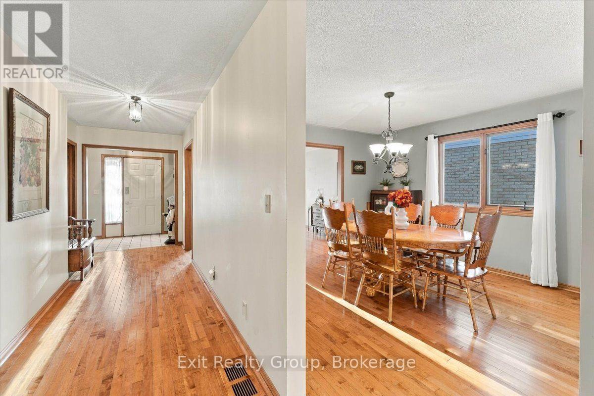 27 Dungannon Drive, Belleville, Ontario  K8P 5E7 - Photo 6 - X13873996