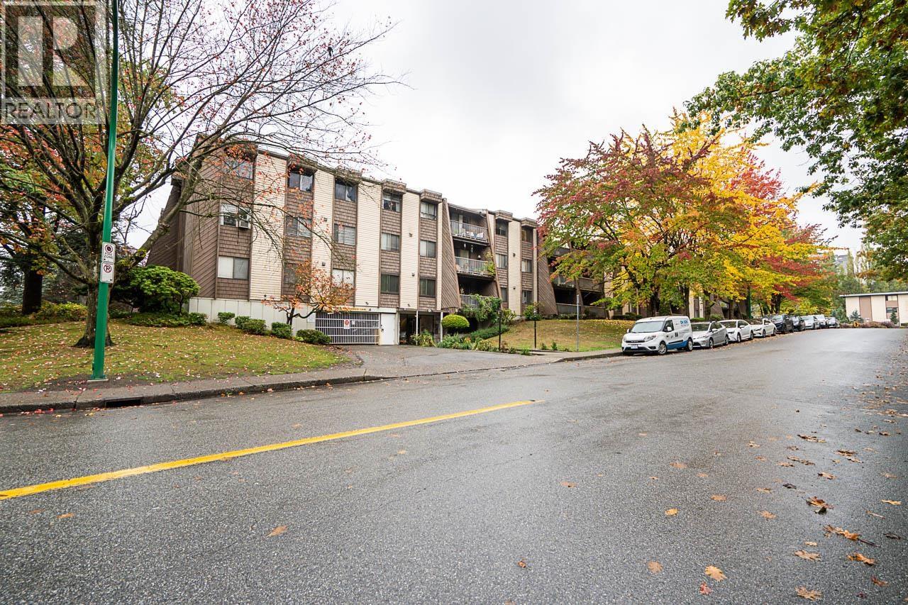 212 3921 Carrigan Court, Burnaby, British Columbia  V3N 4J7 - Photo 4 - R3173030