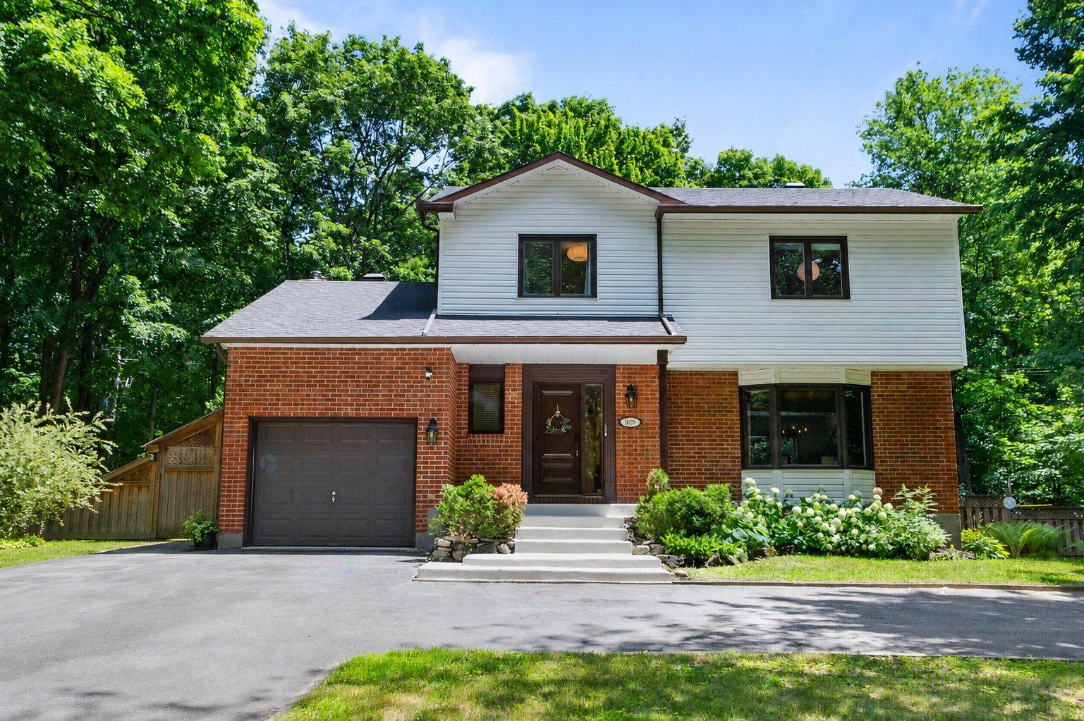 1639 Rue du Champagne Saint-Lazare Quebec Canada J7T2C1 2