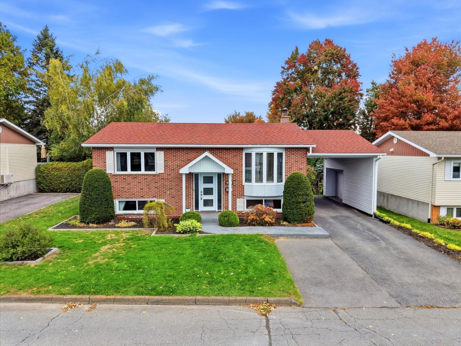 29 Rue Verdon Granby Quebec Canada J2H1H9 1