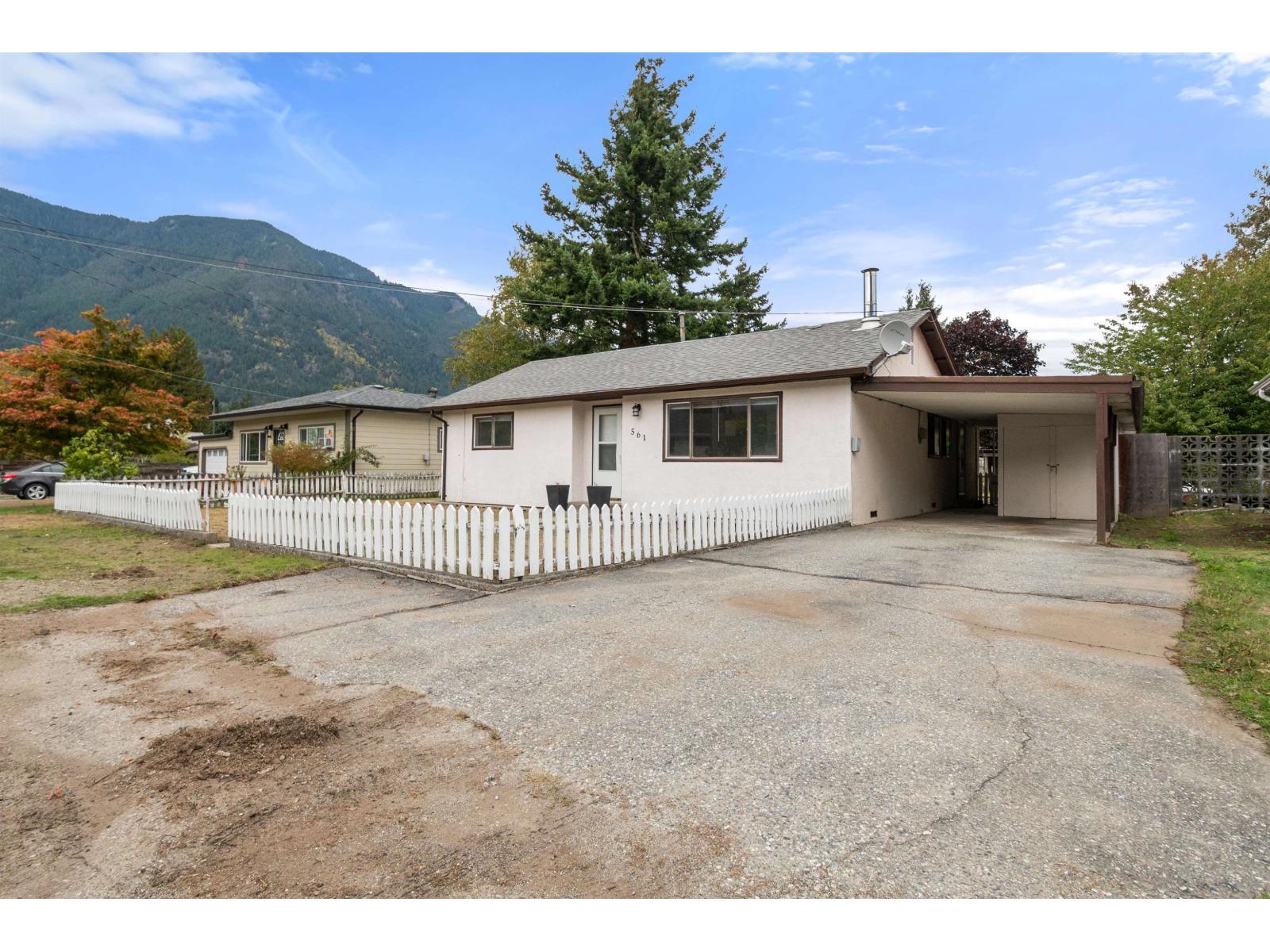 561 THACKER AVENUE|Hope